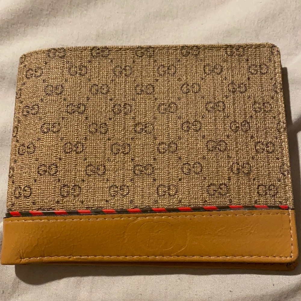 Vintage Gucci wallet